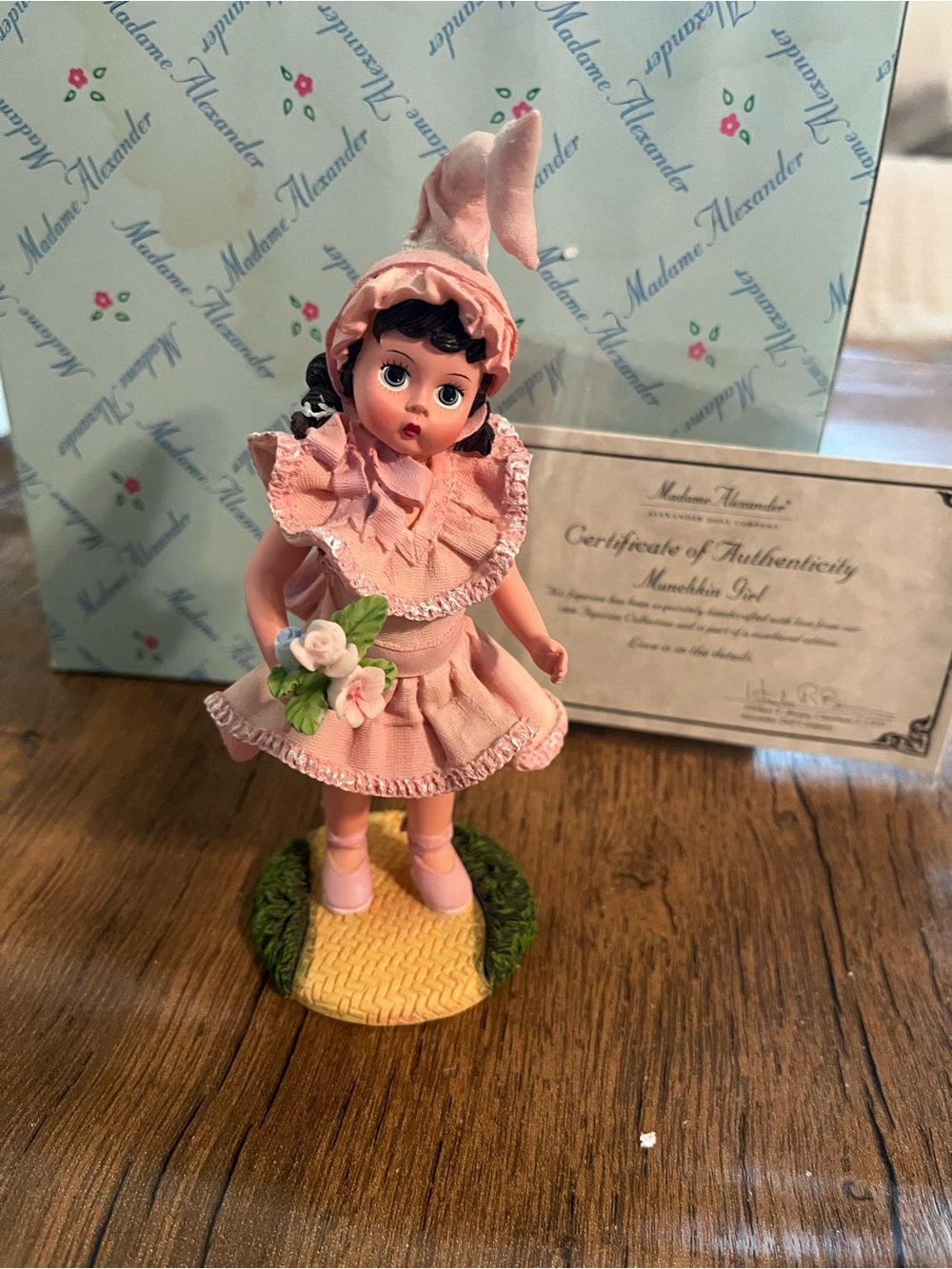 Madame Alexander lullaby, munchkin, girl - Decorative Collectible